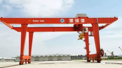   衛(wèi)華起重，飛天入海！